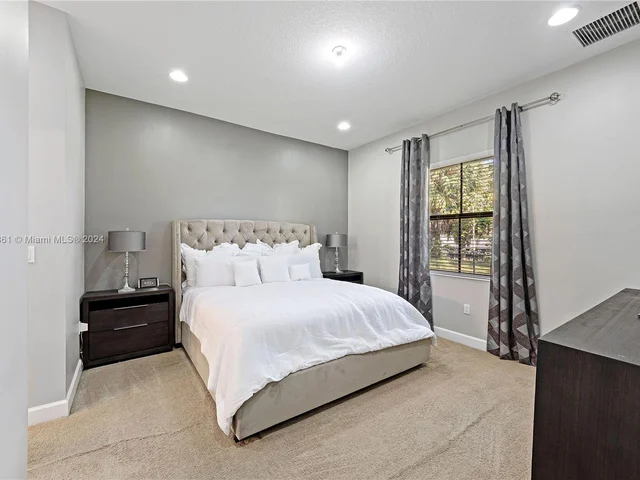 5412 NW 48th Ln, Tamarac FL 33319