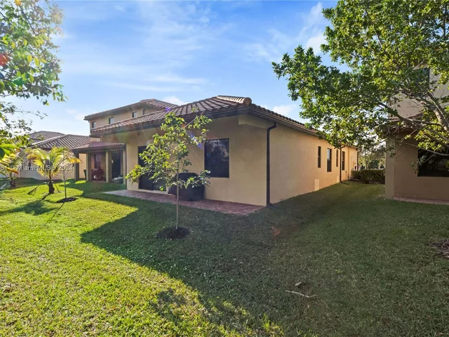 5412 NW 48th Ln, Tamarac FL 33319