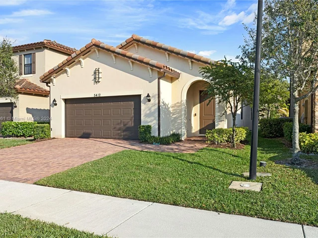 5412 NW 48th Ln, Tamarac FL 33319