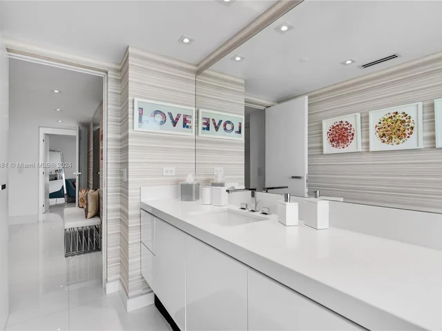 1643 Brickell Ave # 2901, Miami FL 33129