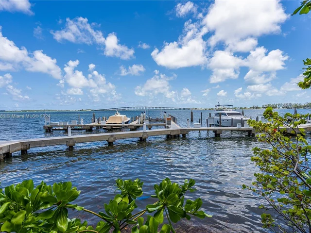 1643 Brickell Ave # 2901, Miami FL 33129