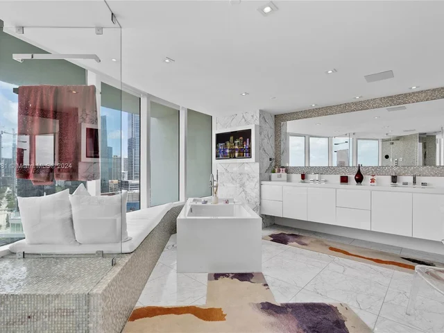 1643 Brickell Ave # 2901, Miami FL 33129