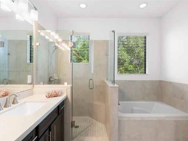 1423 SW 115th Ave, Pembroke Pines FL 33025