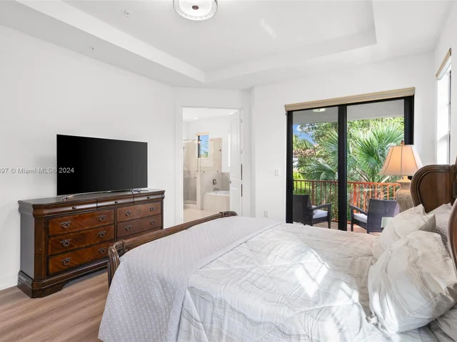 1423 SW 115th Ave, Pembroke Pines FL 33025