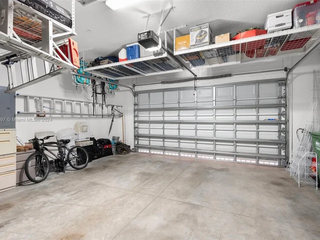 1423 SW 115th Ave, Pembroke Pines FL 33025