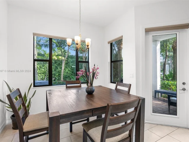 1423 SW 115th Ave, Pembroke Pines FL 33025