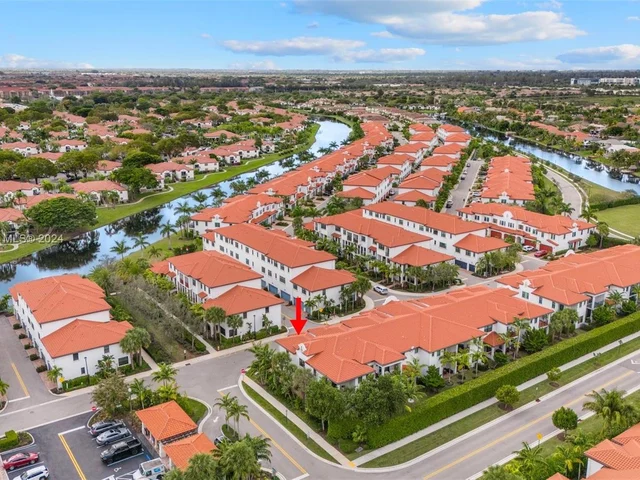 1423 SW 115th Ave, Pembroke Pines FL 33025