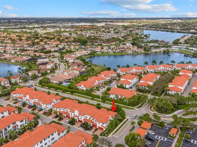 1423 SW 115th Ave, Pembroke Pines FL 33025