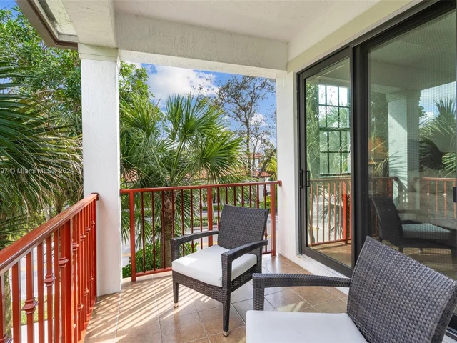 1423 SW 115th Ave, Pembroke Pines FL 33025