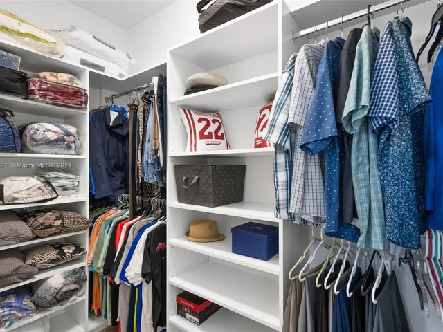 1423 SW 115th Ave, Pembroke Pines FL 33025