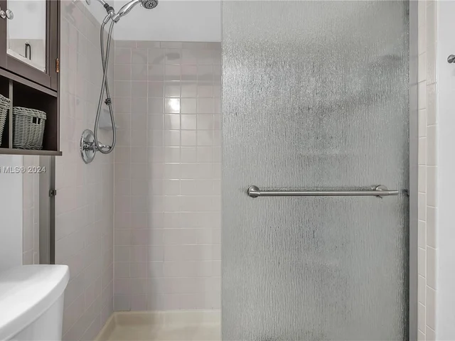 466 Westree Ln S, Plantation FL 33324