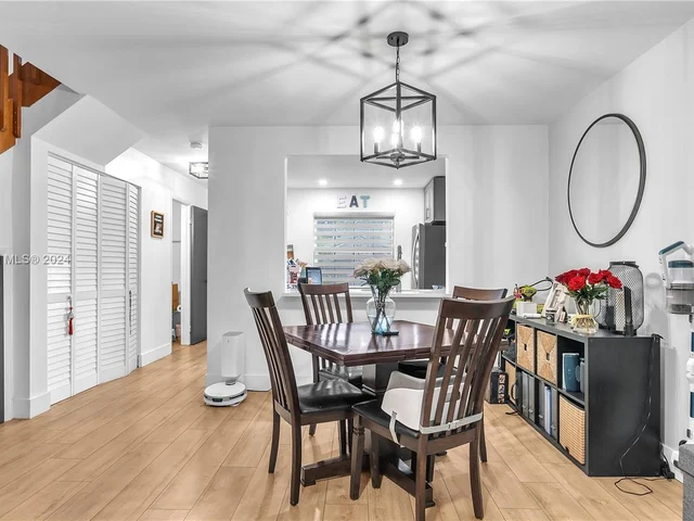 466 Westree Ln S, Plantation FL 33324