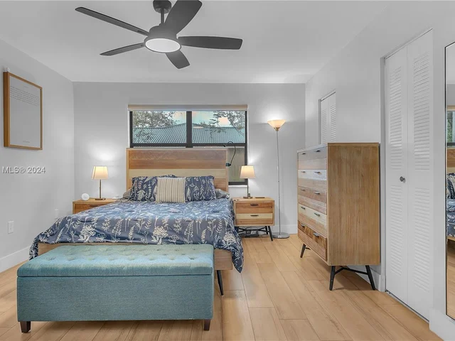 466 Westree Ln S, Plantation FL 33324