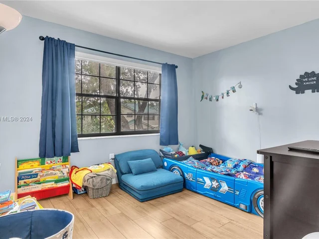 466 Westree Ln S, Plantation FL 33324