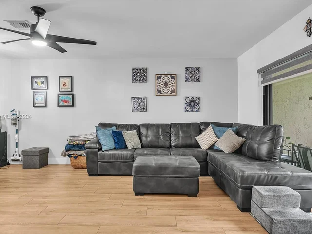 466 Westree Ln S, Plantation FL 33324