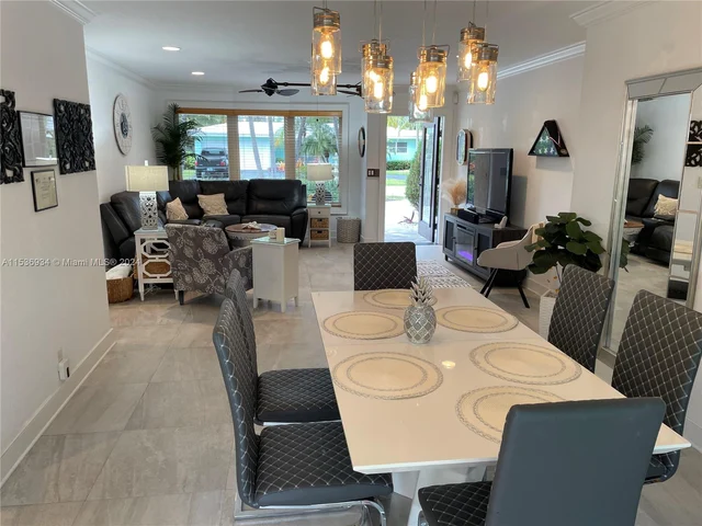 2610 NE 52nd St, Lighthouse Point FL 33064