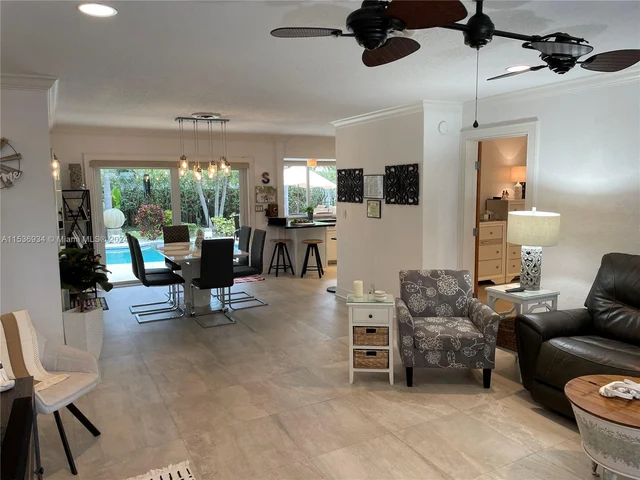 2610 NE 52nd St, Lighthouse Point FL 33064