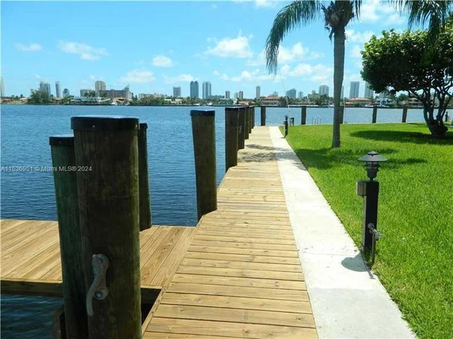 16546 NE 26th Ave # 2H, North Miami Beach FL 33160