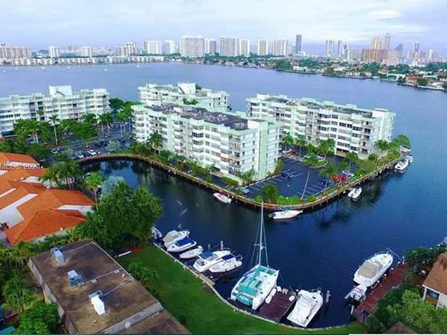 16546 NE 26th Ave # 2H, North Miami Beach FL 33160