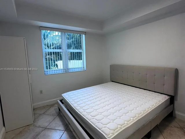 20000 E Country Club Dr # 202, Aventura FL 33180