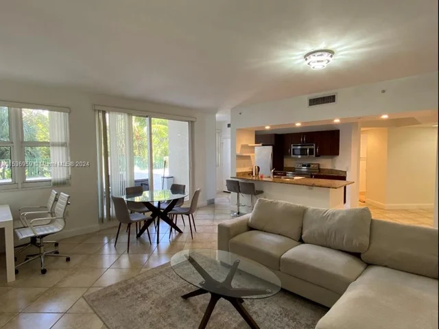 20000 E Country Club Dr # 202, Aventura FL 33180