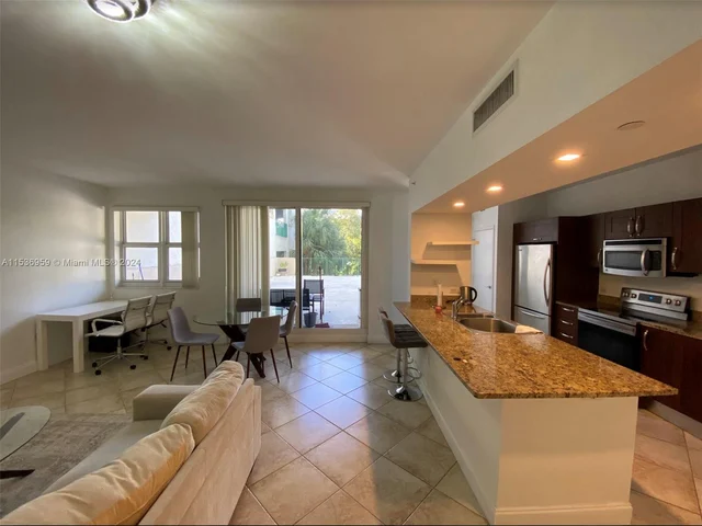 20000 E Country Club Dr # 202, Aventura FL 33180