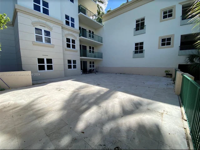 20000 E Country Club Dr # 202, Aventura FL 33180