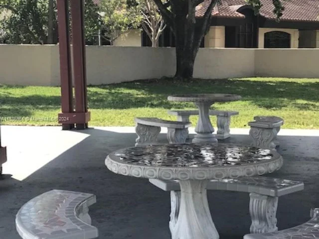 9769 NW 37th # 13, Sunrise FL 33351