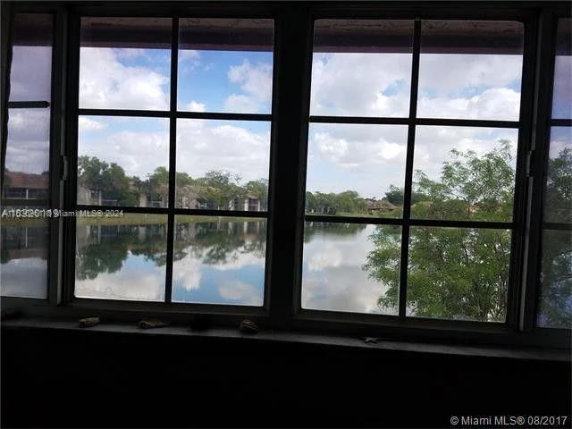 9769 NW 37th # 13, Sunrise FL 33351