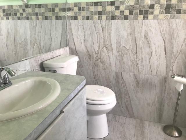 9769 NW 37th # 13, Sunrise FL 33351