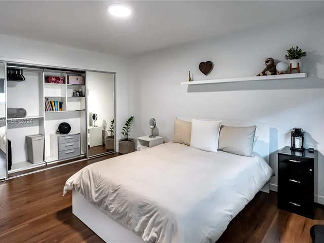 2100 NE 39th St # 408, Fort Lauderdale FL 33308