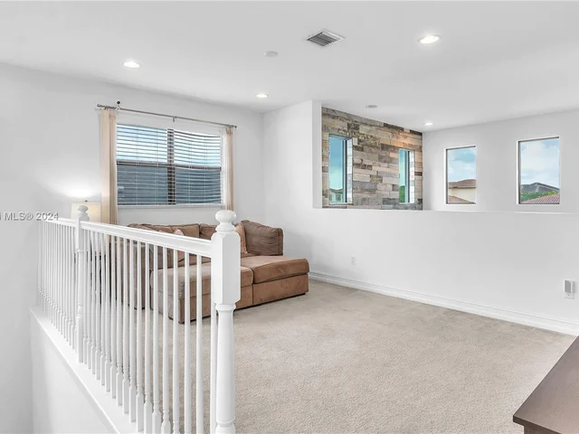 1118 SW 113th Way, Pembroke Pines FL 33025