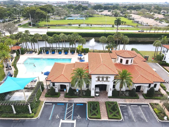 1118 SW 113th Way, Pembroke Pines FL 33025