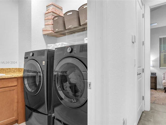 1118 SW 113th Way, Pembroke Pines FL 33025