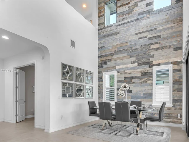 1118 SW 113th Way, Pembroke Pines FL 33025