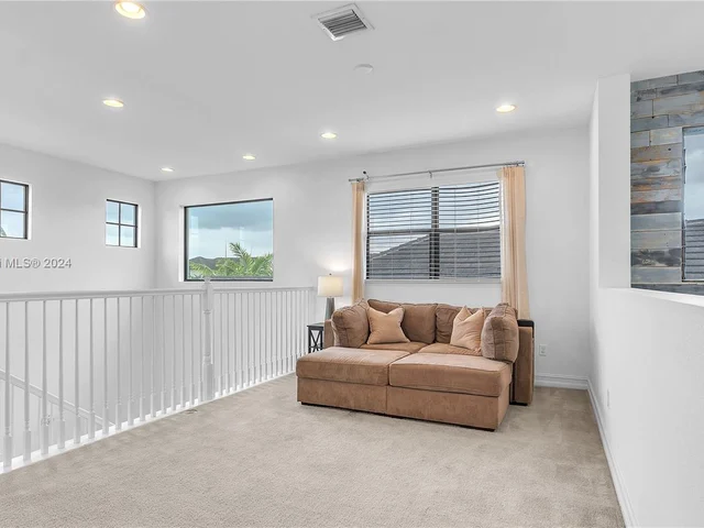 1118 SW 113th Way, Pembroke Pines FL 33025