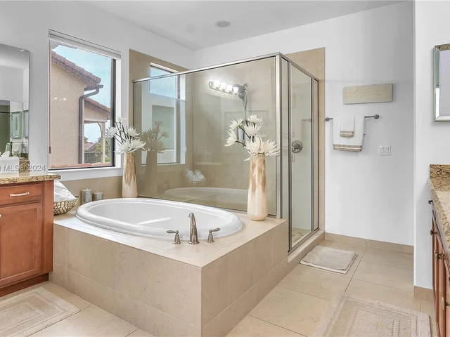 1118 SW 113th Way, Pembroke Pines FL 33025