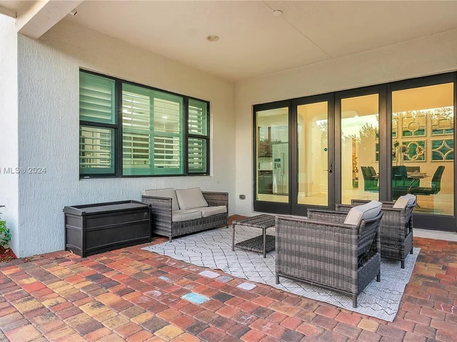 1118 SW 113th Way, Pembroke Pines FL 33025