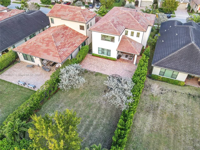 1118 SW 113th Way, Pembroke Pines FL 33025