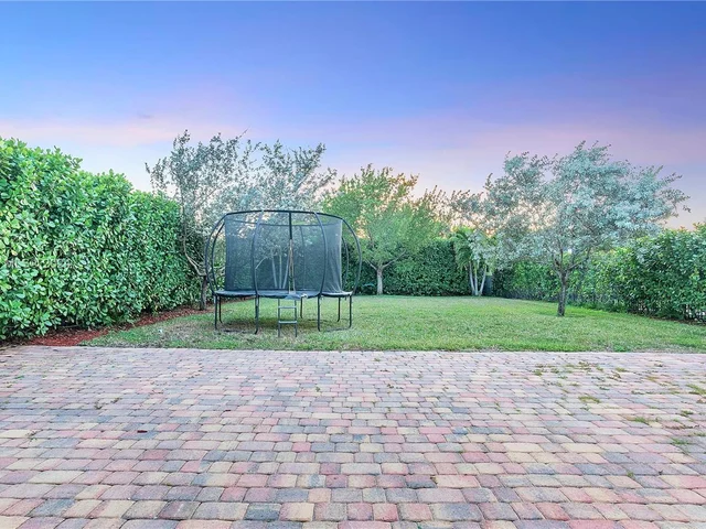 1118 SW 113th Way, Pembroke Pines FL 33025