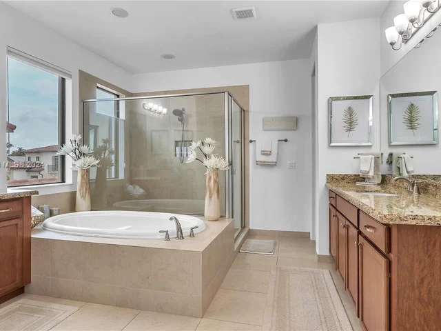 1118 SW 113th Way, Pembroke Pines FL 33025