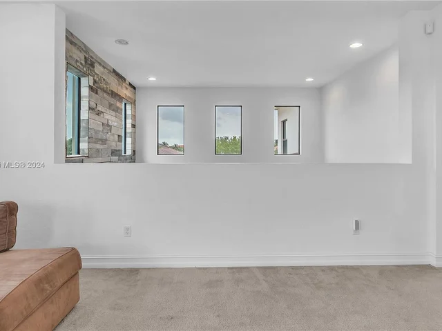 1118 SW 113th Way, Pembroke Pines FL 33025