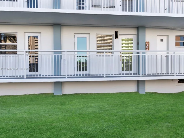 201 N Ocean Blvd # 107, Pompano Beach FL 33062