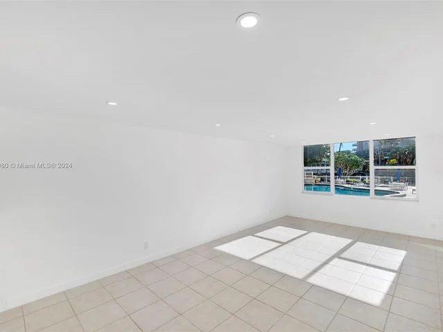 201 N Ocean Blvd # 107, Pompano Beach FL 33062