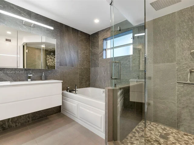 201 N Ocean Blvd # 107, Pompano Beach FL 33062