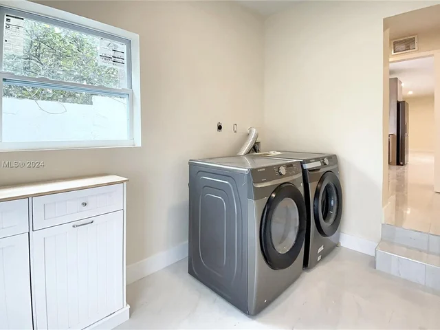 48 NW 41st St, Miami FL 33127