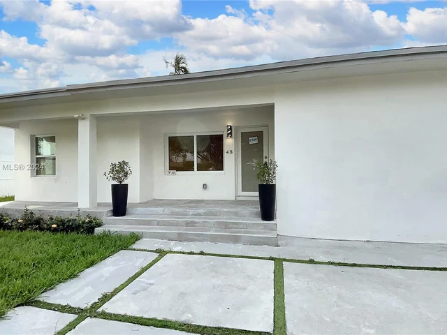 48 NW 41st St, Miami FL 33127