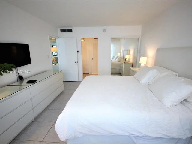 5151 Collins Ave # 526, Miami Beach FL 33140