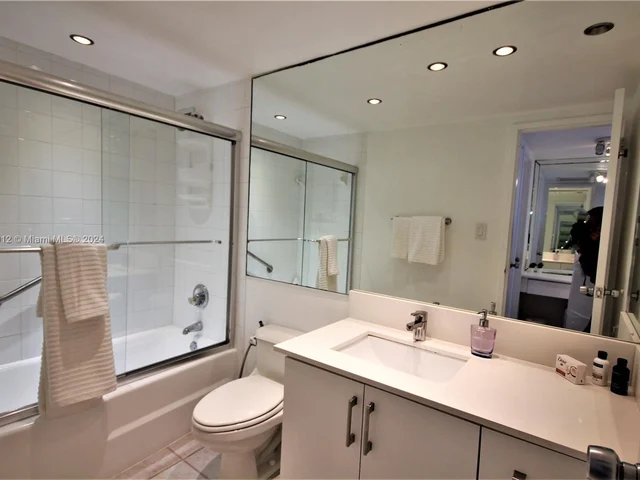 5151 Collins Ave # 526, Miami Beach FL 33140