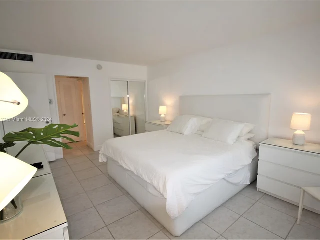 5151 Collins Ave # 526, Miami Beach FL 33140